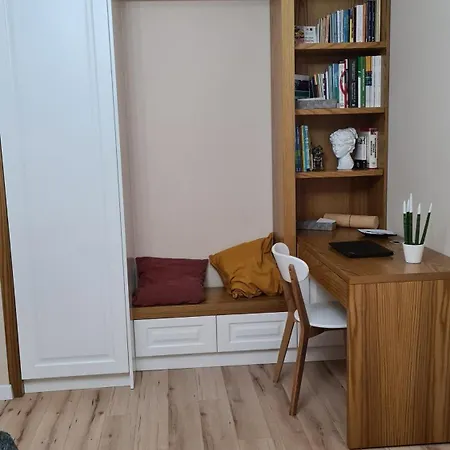 Family-friendly At 21 Dhjetori W/self Check-in *