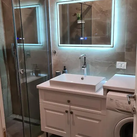 Διαμέρισμα Family-friendly At 21 Dhjetori W/self Check-in *