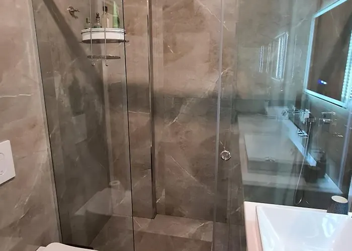 Apartament Family-friendly At 21 Dhjetori W/self Check-in *