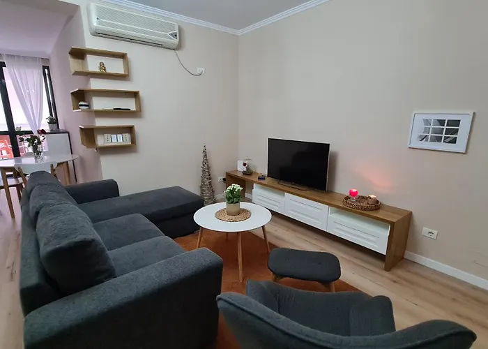 Family-friendly At 21 Dhjetori W/self Check-in