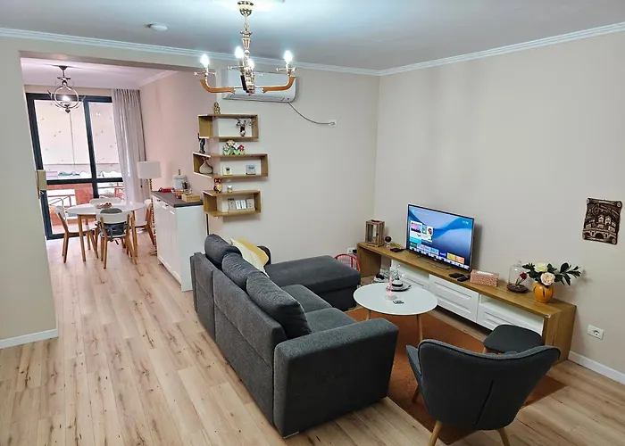 Apartman Family-friendly At 21 Dhjetori W/self Check-in *