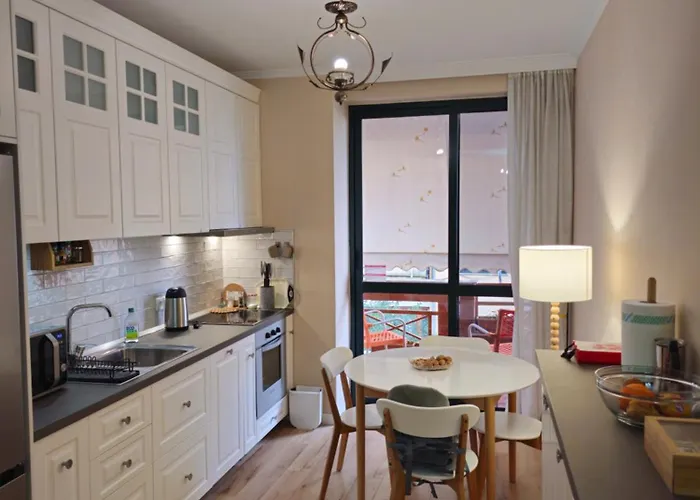 Apartament Family-friendly At 21 Dhjetori W/self Check-in Tirana